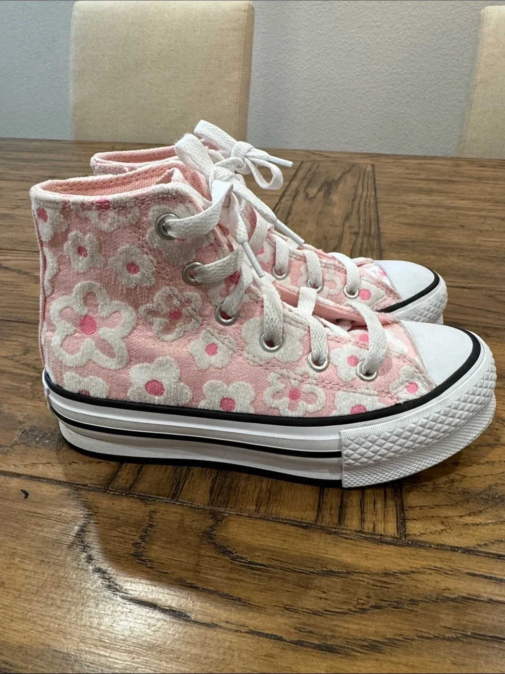 Converse Little girls Pink and White Floral High-Top Sneakers